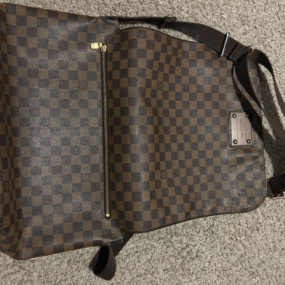 LOUIS VUITTON Damier Brooklyn GM Messengwe bag - Picture 5 of 8